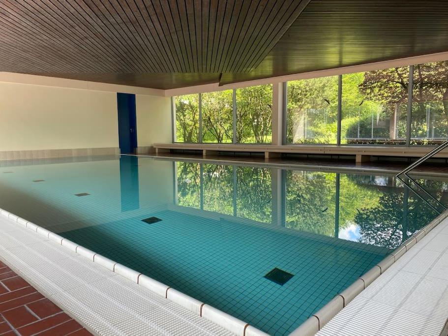 Skyline Appartement Mit Pool And Netflix Kronberg im Taunus Dış mekan fotoğraf